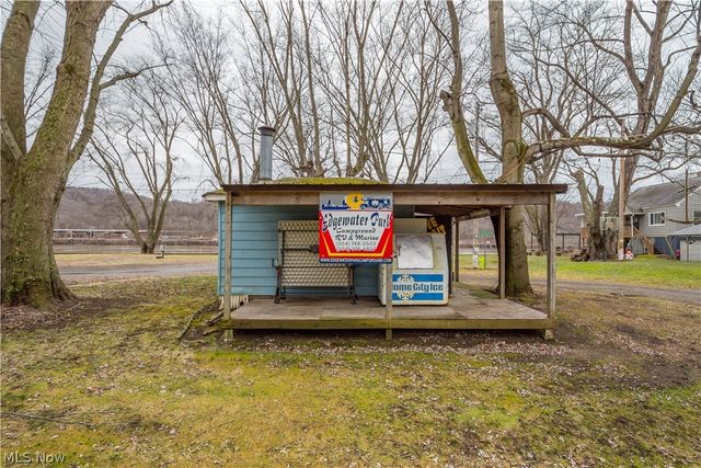 200 Moscow Road, New Cumberland, WV 26047