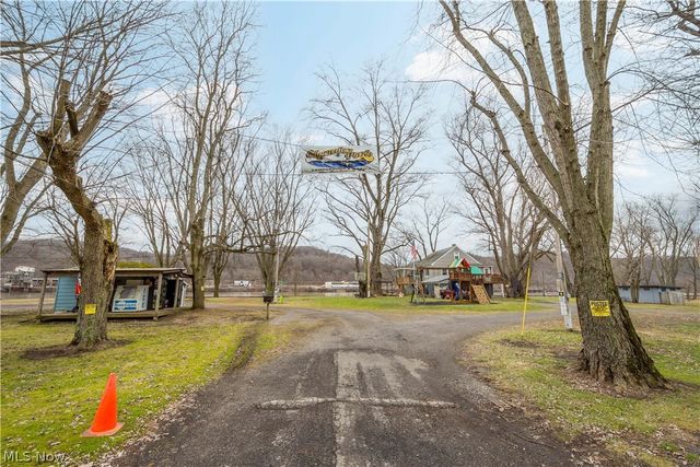 200 Moscow Road, New Cumberland, WV 26047