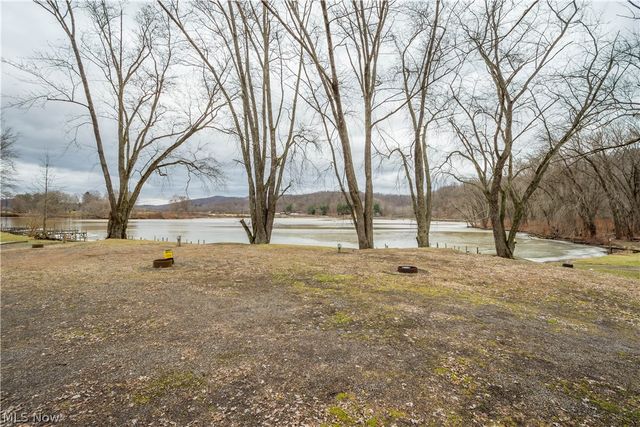 200 Moscow Road, New Cumberland, WV 26047