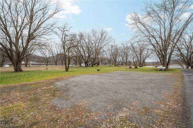 200 Moscow Road, New Cumberland, WV 26047