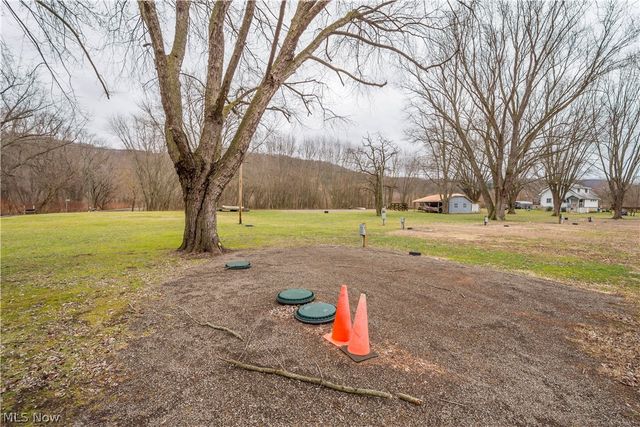 200 Moscow Road, New Cumberland, WV 26047