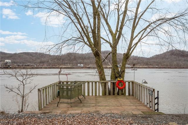 200 Moscow Road, New Cumberland, WV 26047