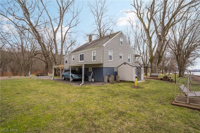 200 Moscow Road, New Cumberland, WV 26047