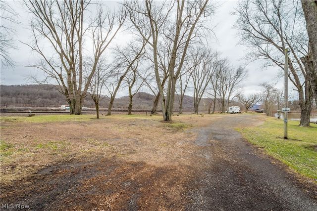 200 Moscow Road, New Cumberland, WV 26047
