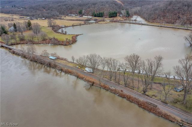 200 Moscow Road, New Cumberland, WV 26047