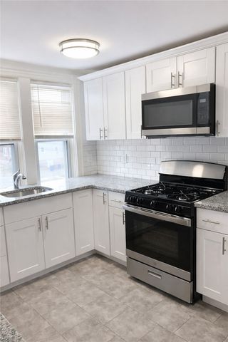 299 State Street 3, Bristol, RI 02809