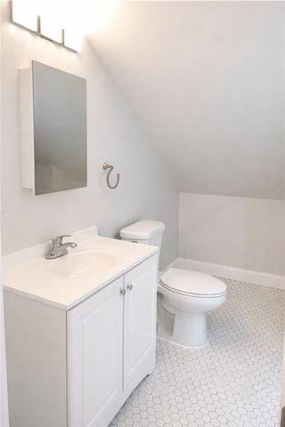 299 State Street 3, Bristol, RI 02809