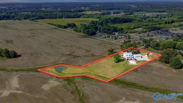 18242 Menefee Road, Athens, AL 35613