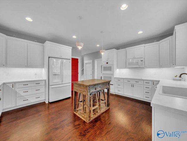 18242 Menefee Road, Athens, AL 35613