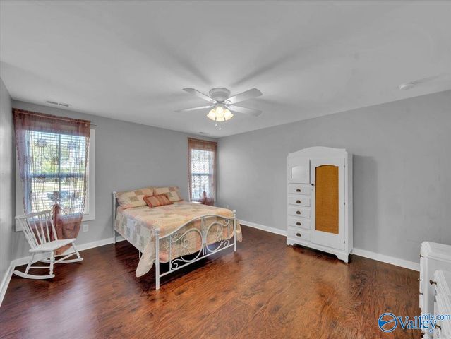 18242 Menefee Road, Athens, AL 35613