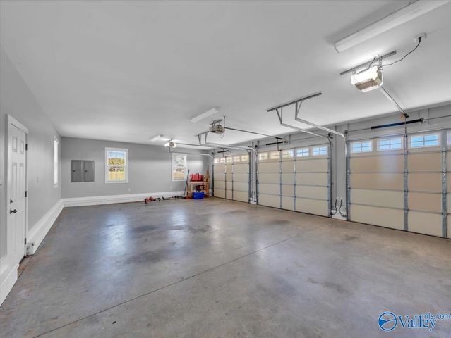18242 Menefee Road, Athens, AL 35613