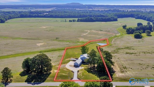 18242 Menefee Road, Athens, AL 35613