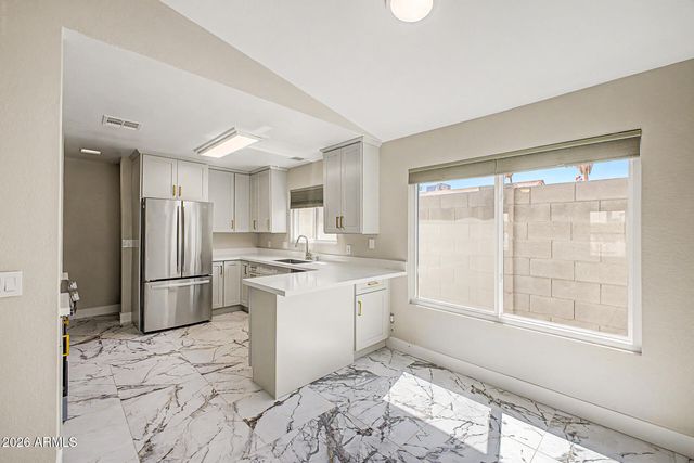 1510 E TARO Lane, Phoenix, AZ 85024