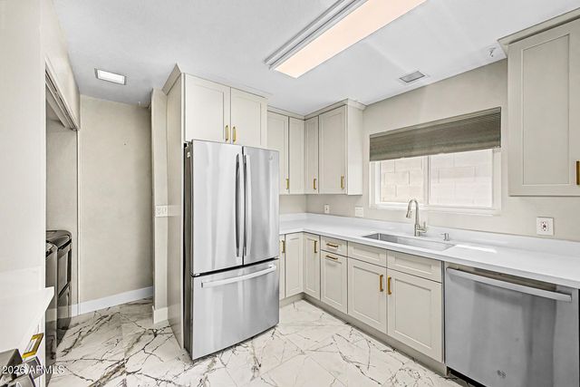 1510 E TARO Lane, Phoenix, AZ 85024