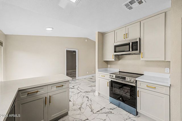 1510 E TARO Lane, Phoenix, AZ 85024