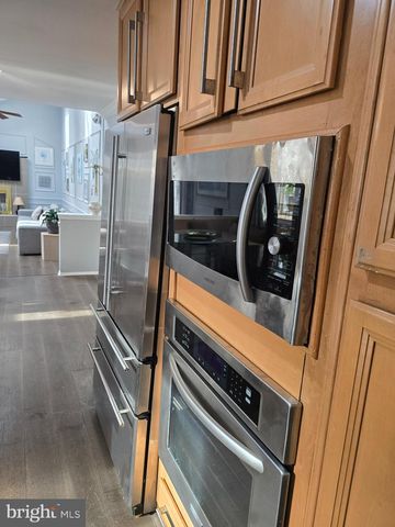 16 JONATHAN DR, Newark, DE 19702