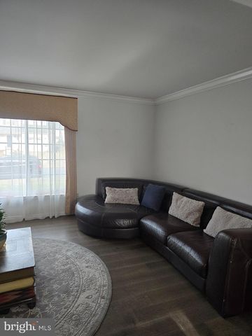 16 JONATHAN DR, Newark, DE 19702