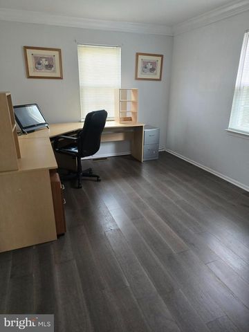 16 JONATHAN DR, Newark, DE 19702