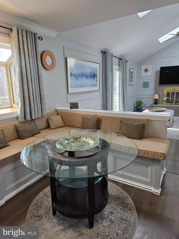 16 JONATHAN DR, Newark, DE 19702