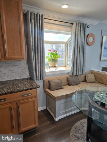 16 JONATHAN DR, Newark, DE 19702