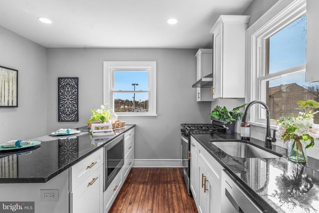 2 MCPHELIN AVE, Cherry Hill, NJ 08034