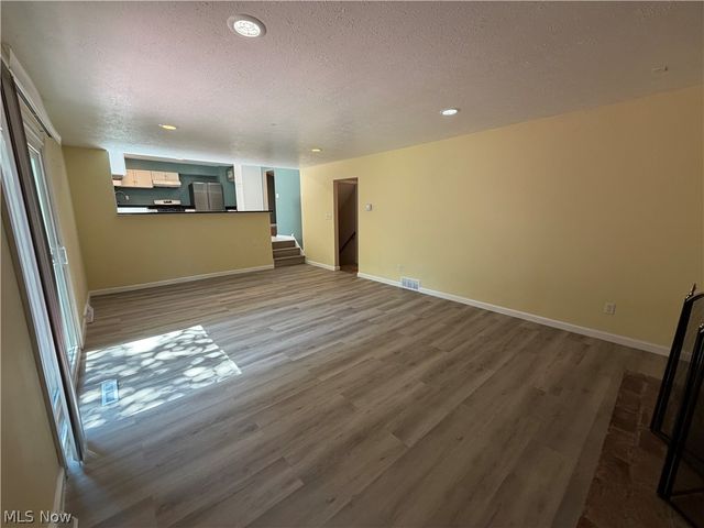 33170 Ledge Hill Drive, Solon, OH 44139