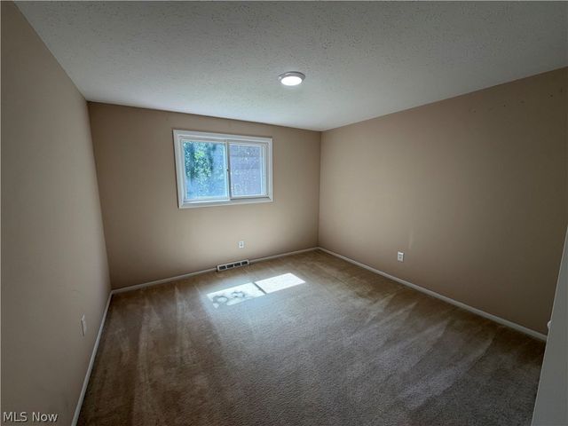 33170 Ledge Hill Drive, Solon, OH 44139
