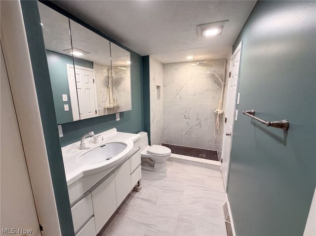 33170 Ledge Hill Drive, Solon, OH 44139