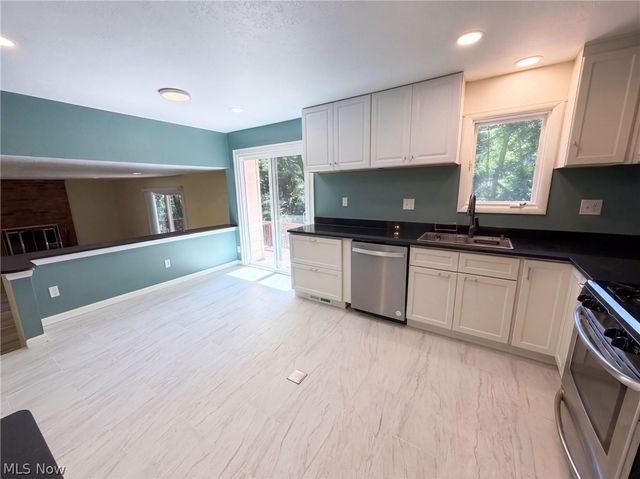 33170 Ledge Hill Drive, Solon, OH 44139