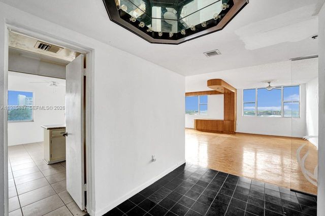 4001 Hillcrest Dr 602-4 602-4, Hollywood, FL 33021