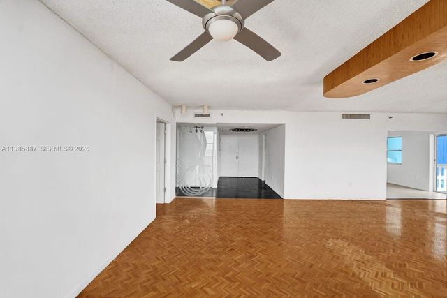 4001 Hillcrest Dr 602-4 602-4, Hollywood, FL 33021