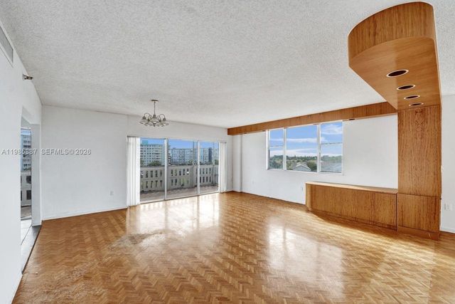 4001 Hillcrest Dr 602-4 602-4, Hollywood, FL 33021