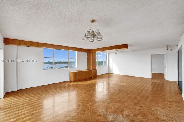 4001 Hillcrest Dr 602-4 602-4, Hollywood, FL 33021