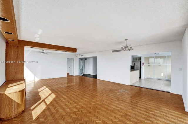 4001 Hillcrest Dr 602-4 602-4, Hollywood, FL 33021