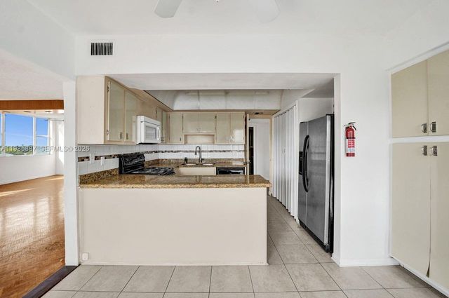 4001 Hillcrest Dr 602-4 602-4, Hollywood, FL 33021
