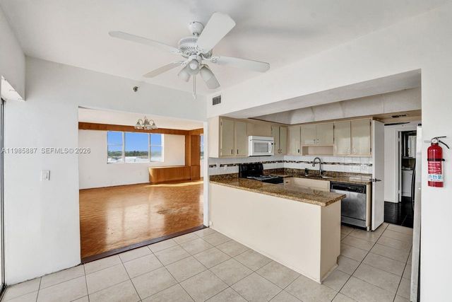 4001 Hillcrest Dr 602-4 602-4, Hollywood, FL 33021