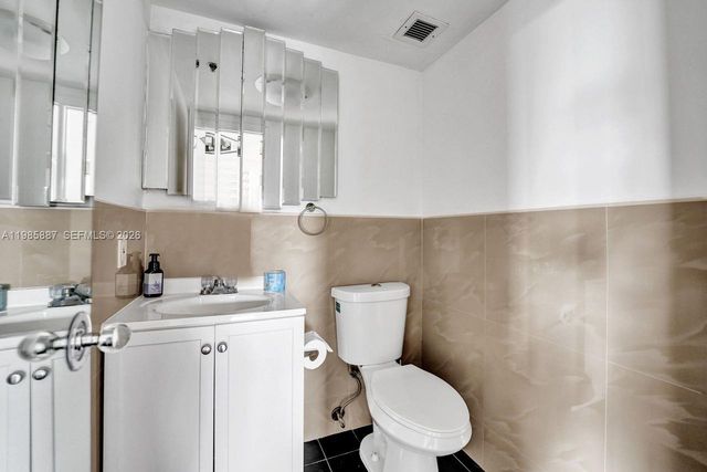 4001 Hillcrest Dr 602-4 602-4, Hollywood, FL 33021