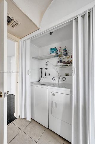4001 Hillcrest Dr 602-4 602-4, Hollywood, FL 33021