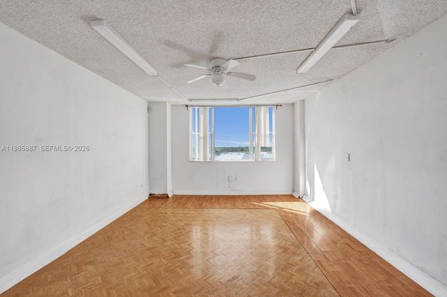 4001 Hillcrest Dr 602-4 602-4, Hollywood, FL 33021
