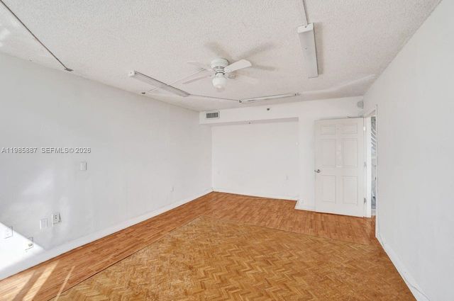 4001 Hillcrest Dr 602-4 602-4, Hollywood, FL 33021