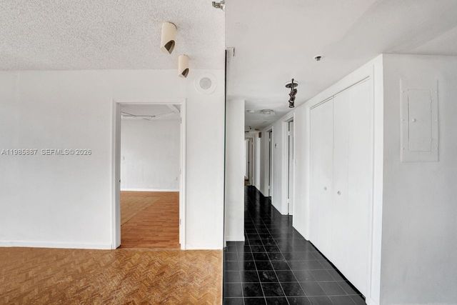 4001 Hillcrest Dr 602-4 602-4, Hollywood, FL 33021