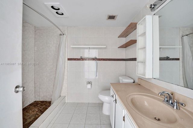 4001 Hillcrest Dr 602-4 602-4, Hollywood, FL 33021