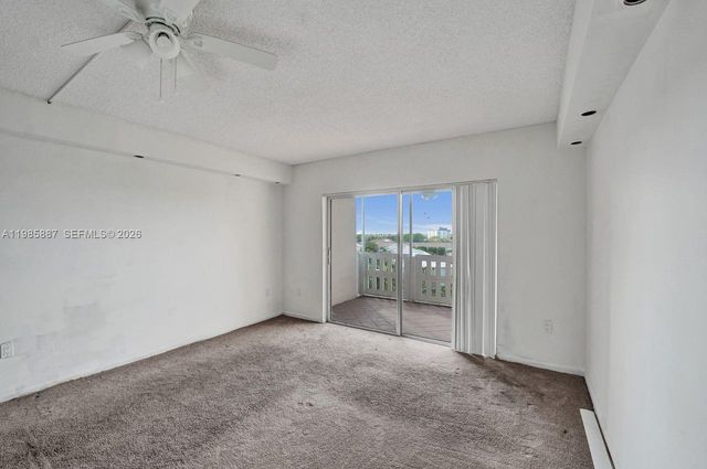 4001 Hillcrest Dr 602-4 602-4, Hollywood, FL 33021