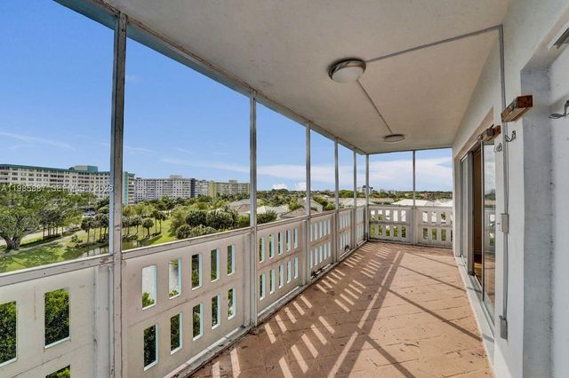 4001 Hillcrest Dr 602-4 602-4, Hollywood, FL 33021