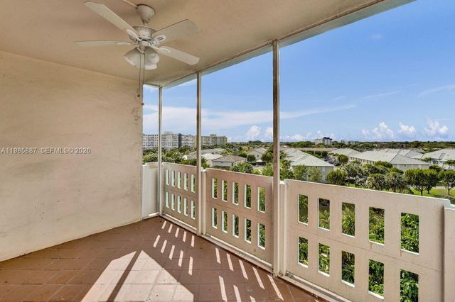 4001 Hillcrest Dr 602-4 602-4, Hollywood, FL 33021