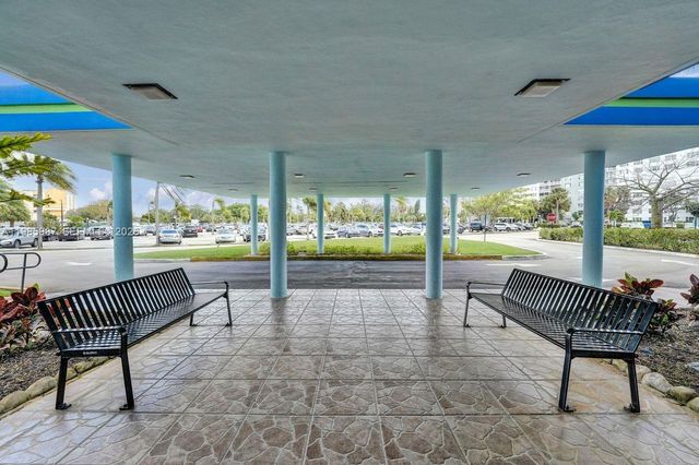 4001 Hillcrest Dr 602-4 602-4, Hollywood, FL 33021