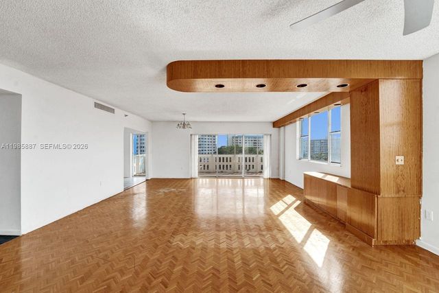 4001 Hillcrest Dr 602-4 602-4, Hollywood, FL 33021