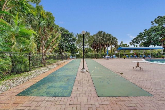 4001 Hillcrest Dr 602-4 602-4, Hollywood, FL 33021