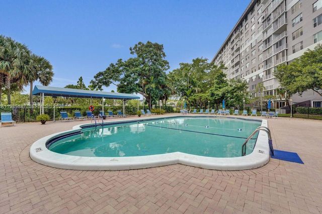 4001 Hillcrest Dr 602-4 602-4, Hollywood, FL 33021