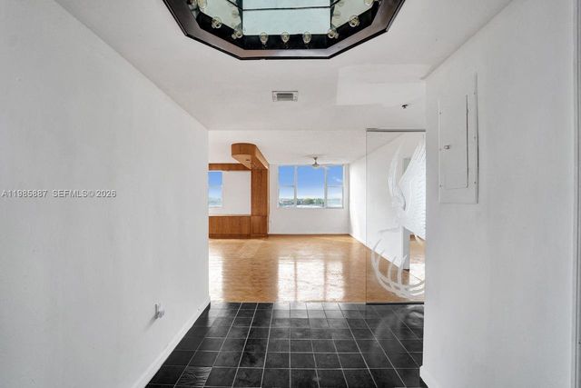 4001 Hillcrest Dr 602-4 602-4, Hollywood, FL 33021
